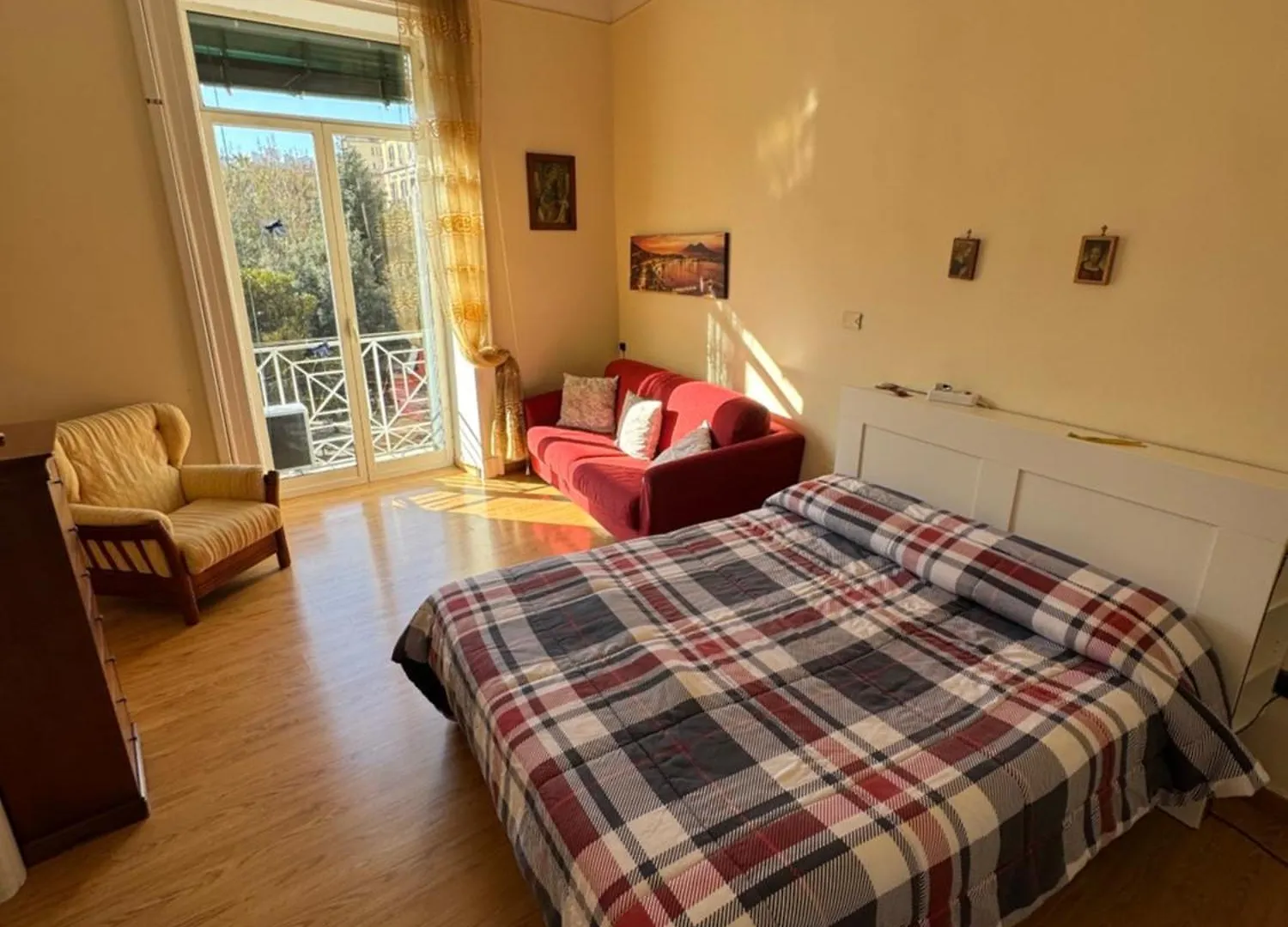 Casa Vacanze A Casa Di Ciro Naples Apartment