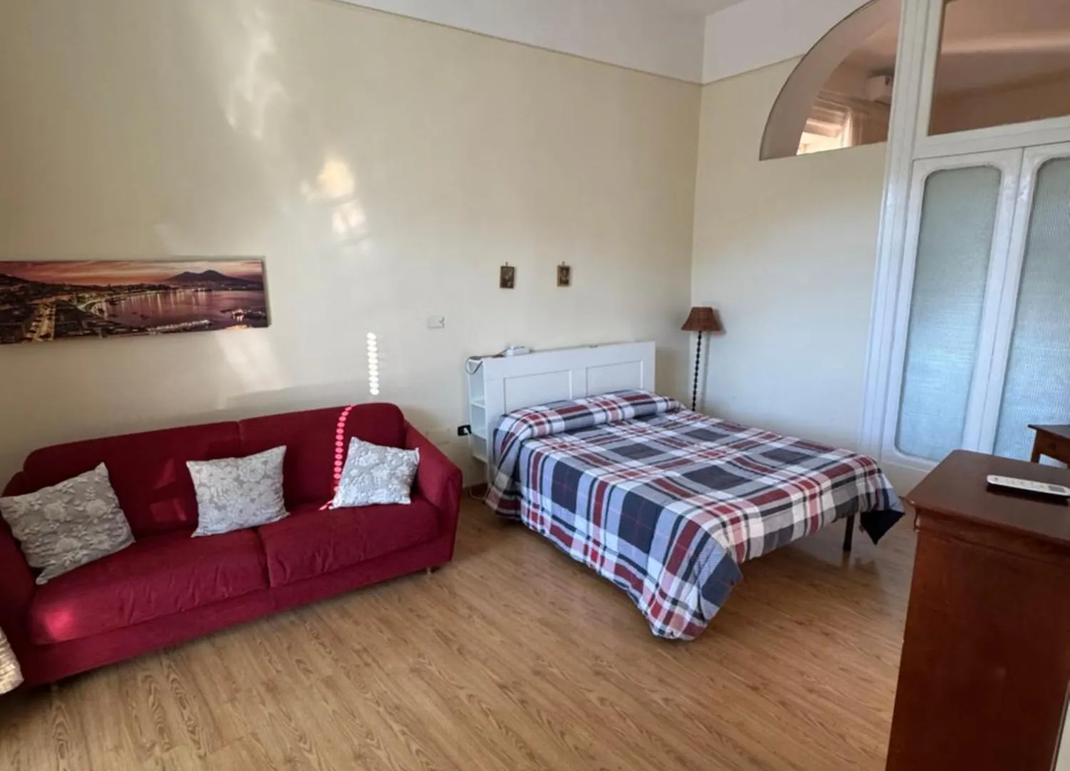 Apartment Casa Vacanze A Casa Di Ciro Naples Italy